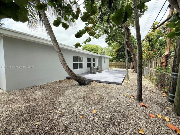 2339 NW 13th St, Fort Lauderdale FL 33311
