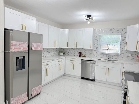 2339 NW 13th St, Fort Lauderdale FL 33311