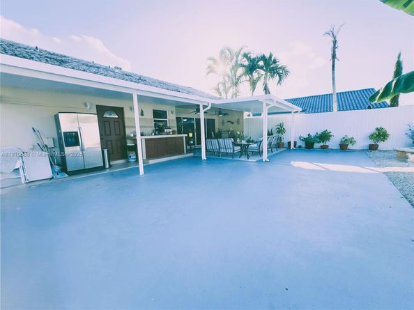 13391 NW 7th Ter, Miami FL 33182