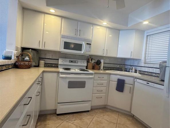 400 N Surf Rd RGB, Hollywood FL 33019