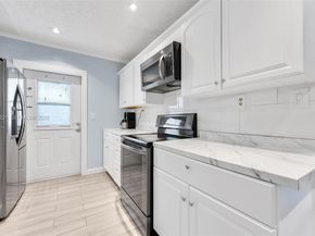 660 NE 59th Ct, Oakland Park FL 33334