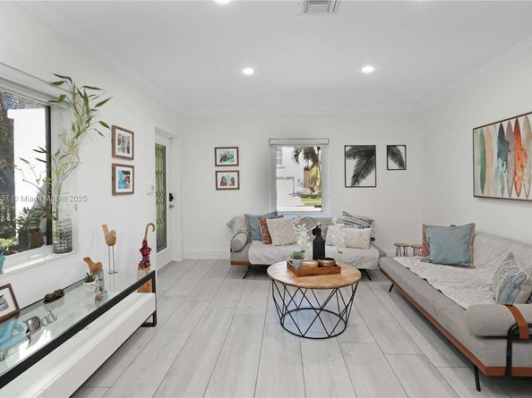 1400 Dewey St, Hollywood FL 33020