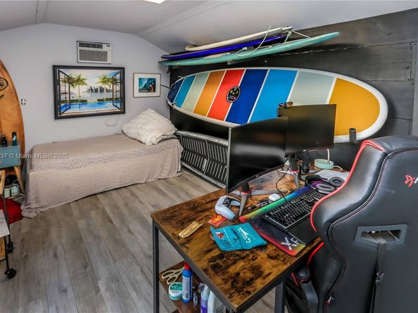 1400 Dewey St, Hollywood FL 33020