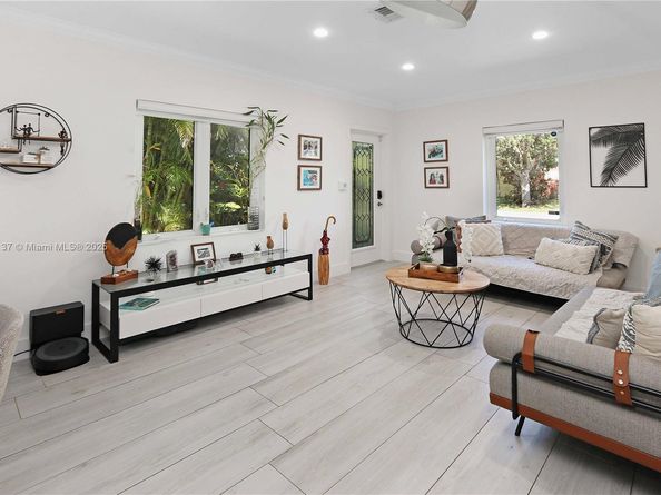 1400 Dewey St, Hollywood FL 33020