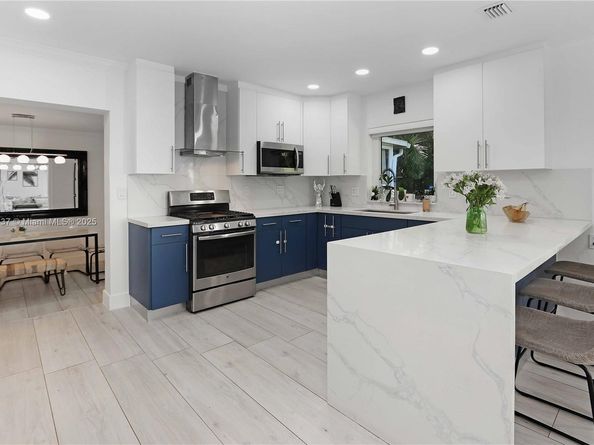 1400 Dewey St, Hollywood FL 33020