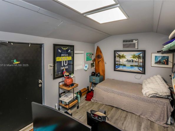 1400 Dewey St, Hollywood FL 33020