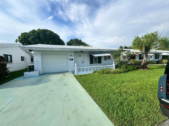 8403 NW 59th Ct, Tamarac FL 33321