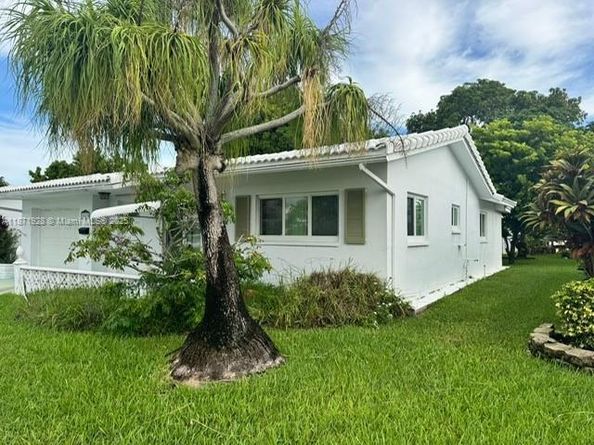 8403 NW 59th Ct, Tamarac FL 33321