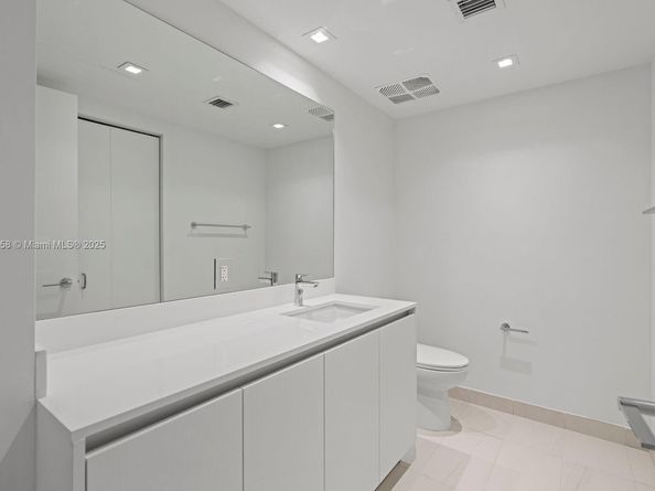 1116 N Ocean Blvd 304, Pompano Beach FL 33062