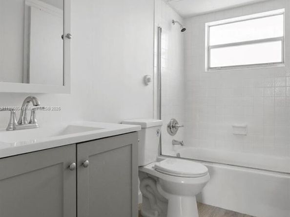 14140 SW 84th St 104H, Miami FL 33183