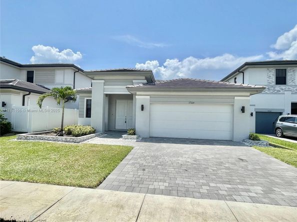 17324 SW 41st St, Miramar FL 33029