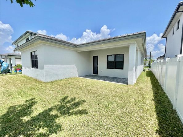 17324 SW 41st St, Miramar FL 33029