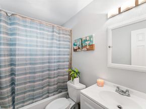 2751 NW 26th Ave, Oakland Park FL 33311
