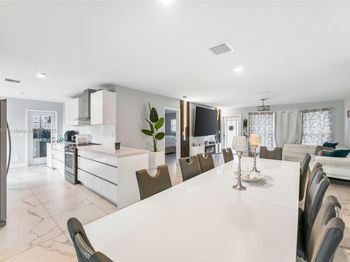 2751 NW 26th Ave