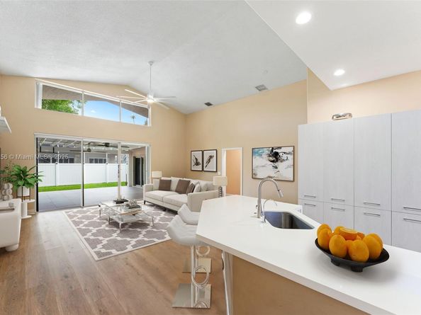 18361 NW 10th St, Pembroke Pines FL 33029