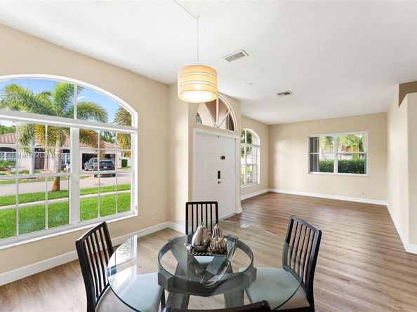 18361 NW 10th St, Pembroke Pines FL 33029
