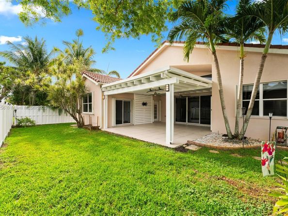 18361 NW 10th St, Pembroke Pines FL 33029