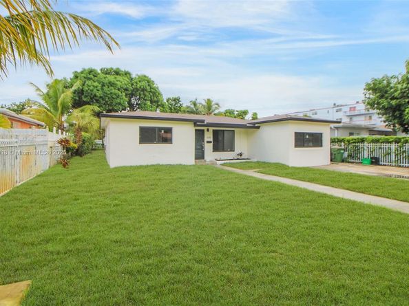 630 NE 143rd St, North Miami FL 33161