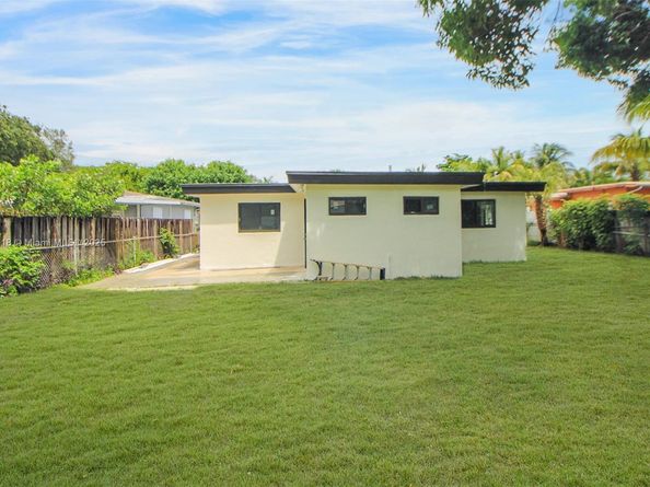 630 NE 143rd St, North Miami FL 33161