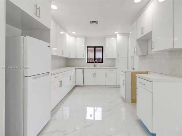 630 NE 143rd St, North Miami FL 33161