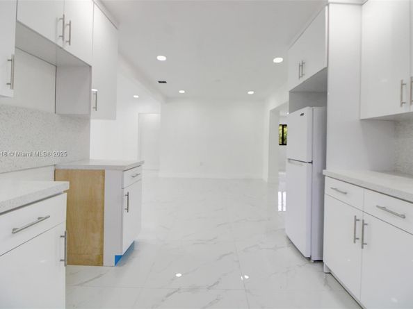 630 NE 143rd St, North Miami FL 33161