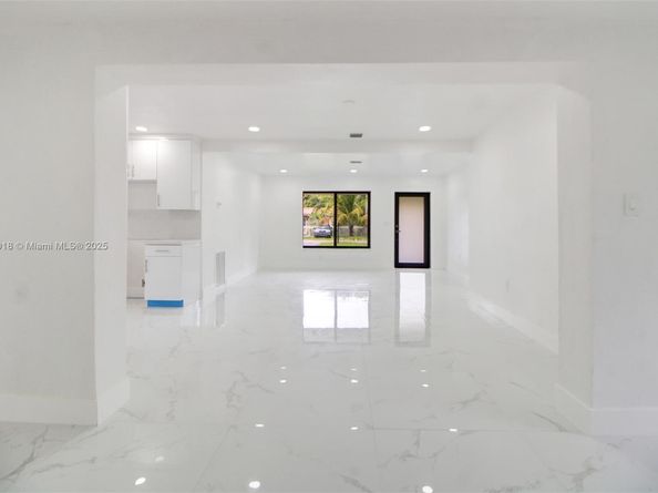 630 NE 143rd St, North Miami FL 33161