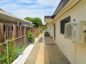 630 NE 143rd St, North Miami FL 33161