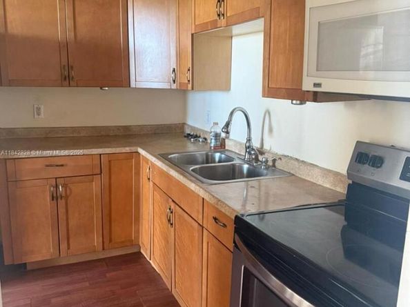 2025 NE 164th St 818, North Miami Beach FL 33162