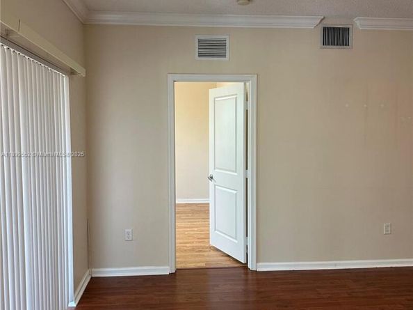5840 W Sample Rd 306, Coral Springs FL 33067