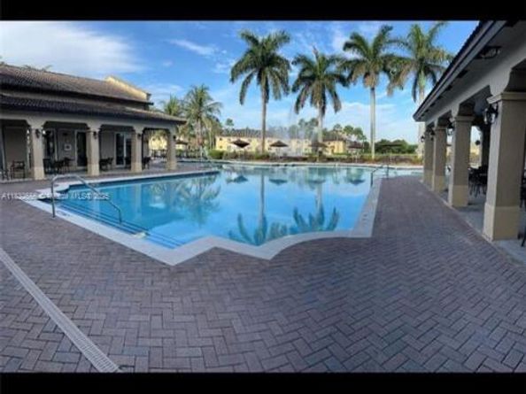 3350 NE 13th Cir Dr 10121, Homestead FL 33033