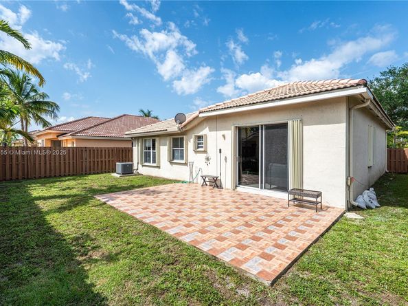 284 Royal Cove Way, Davie FL 33325