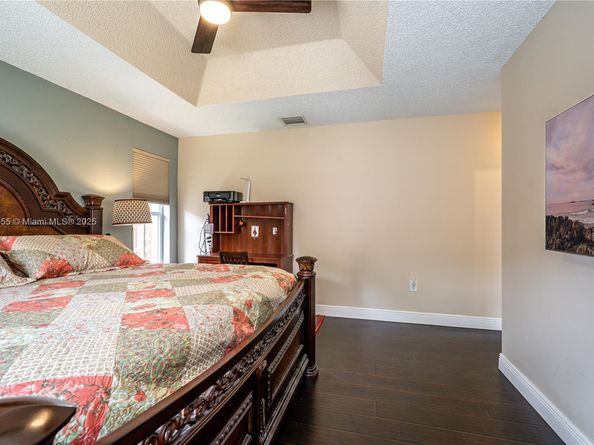 284 Royal Cove Way, Davie FL 33325