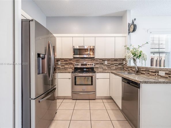 284 Royal Cove Way, Davie FL 33325
