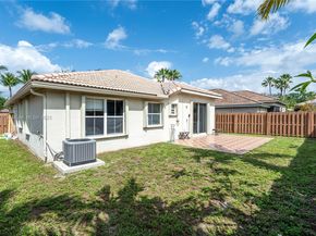 284 Royal Cove Way, Davie FL 33325