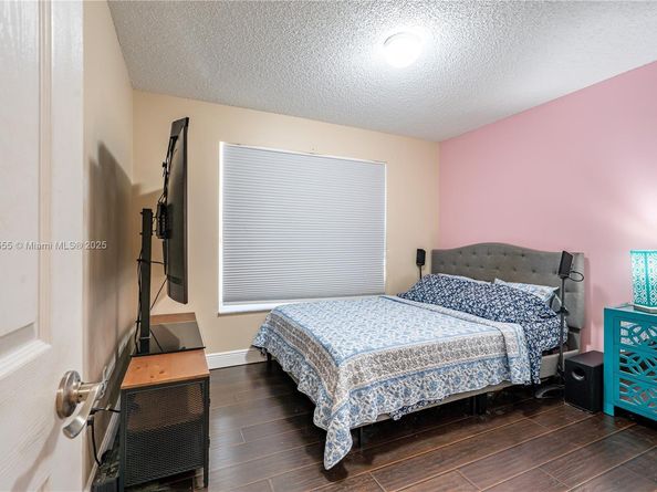 284 Royal Cove Way, Davie FL 33325