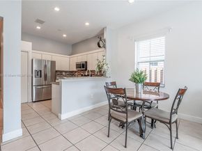 284 Royal Cove Way, Davie FL 33325