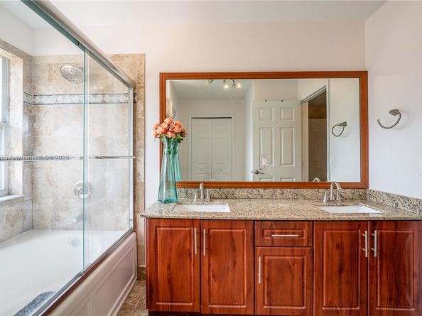 284 Royal Cove Way, Davie FL 33325