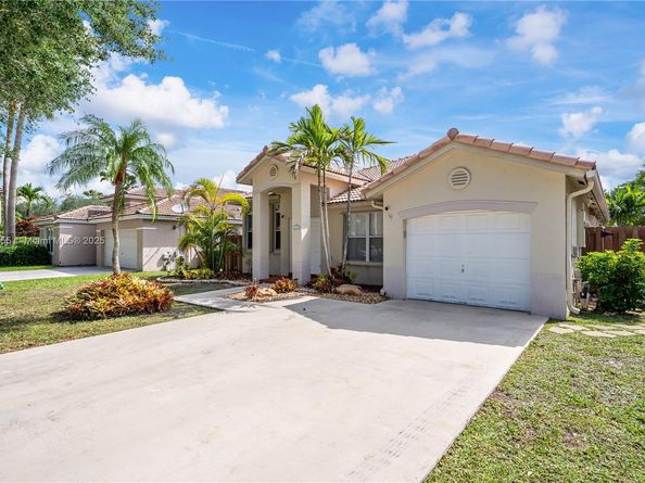 284 Royal Cove Way, Davie FL 33325