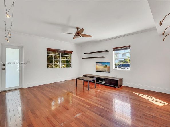 1525 Pennsylvania Ave 1, Miami Beach FL 33139