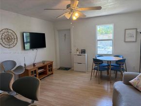 2323 Cleveland St, Hollywood FL 33020