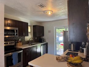 2323 Cleveland St, Hollywood FL 33020