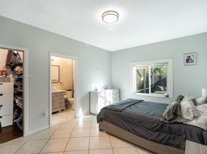 17082 NW 11th St, Pembroke Pines FL 33028