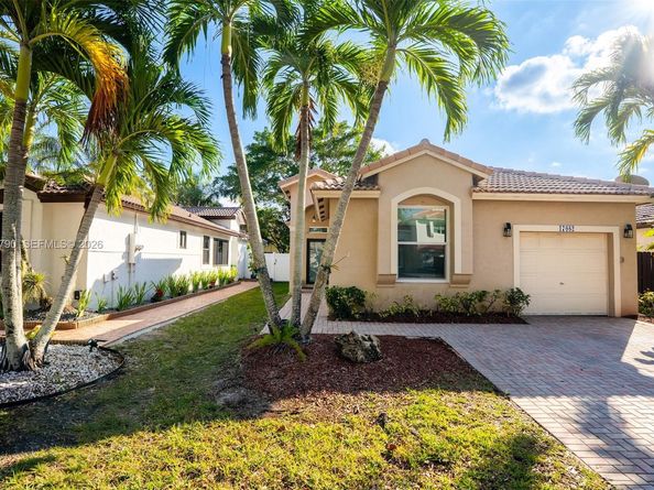 17082 NW 11th St, Pembroke Pines FL 33028