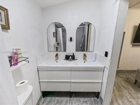 2403 Rodman St, Hollywood FL 33020