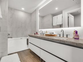 92 SW 3rd St 5204, Miami FL 33130