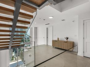 92 SW 3rd St 5204, Miami FL 33130