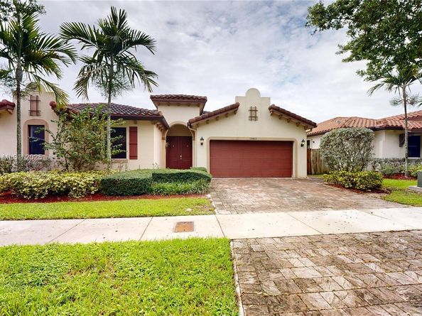 15460 SW 176th Ln, Miami FL 33187