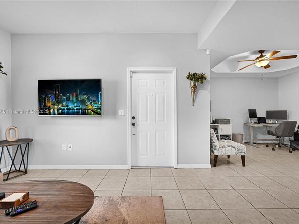 5844 Siena Ln, Hollywood FL 33021