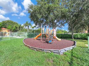 5844 Siena Ln, Hollywood FL 33021