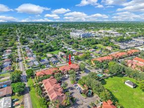 5844 Siena Ln, Hollywood FL 33021